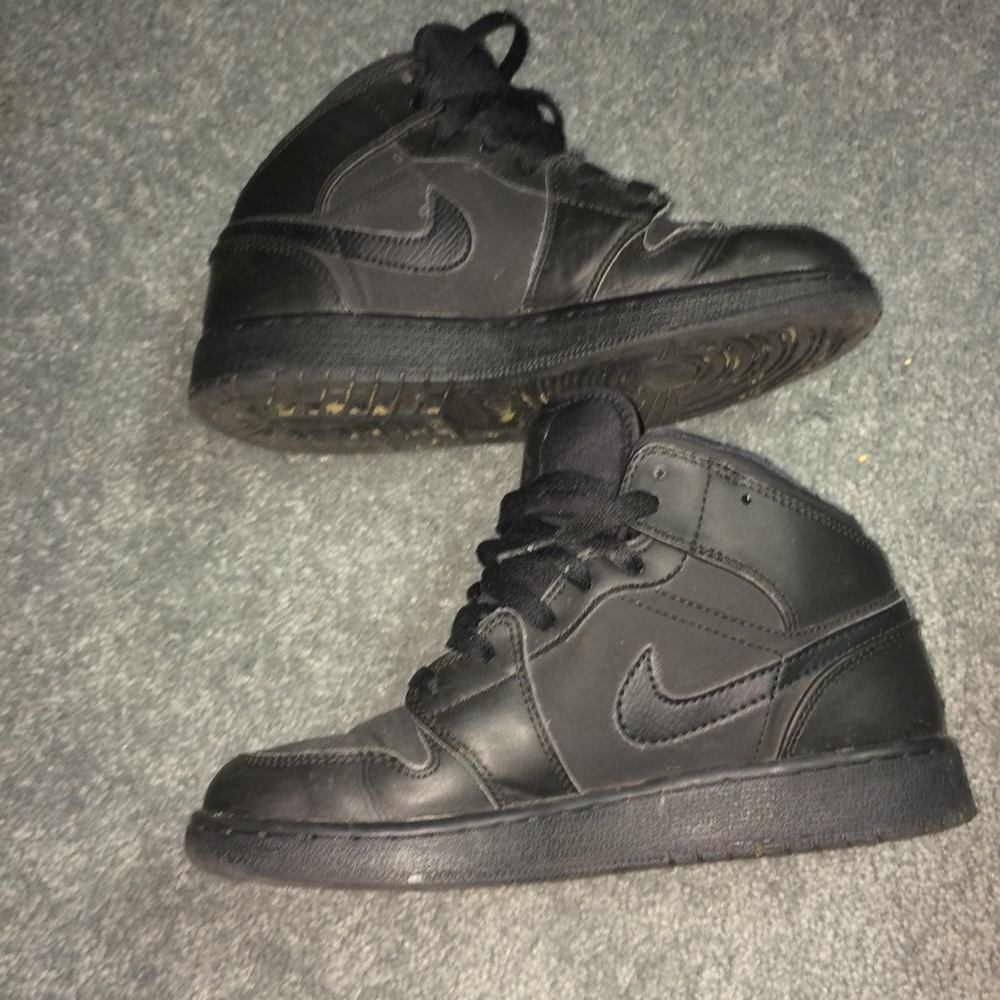 Jordan 1s - Picture 3 of 3